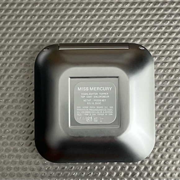 R.E.M. Beauty Makeup Rem Beauty Interstellar Highlighter Topper